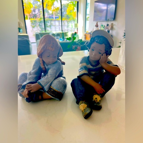 LLADRO BOY & GIRL FIGURINES “LONG DAY” - Picture 1 of 10